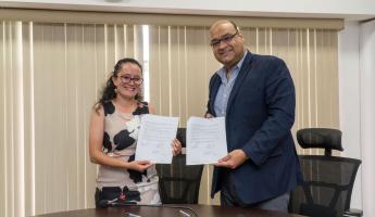 Momentos durante la firma del Acuerdo de Cooperación entre BASC Costa Rica y la Cruz Roja Costarricense. 