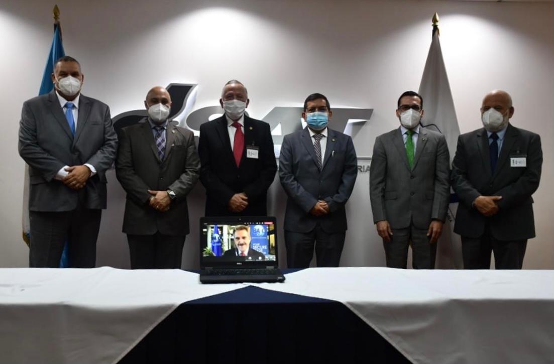 Momentos durante la firma del Convenio de Cooperación entre la Superintendencia de Administración Tributaria de Guatemala y BASC.