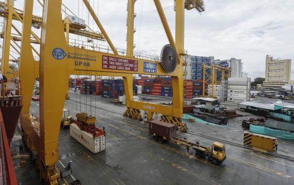 Las exportaciones colombianas a marzo cayeron un 8,7 % y mientras que las importaciones se contrajeron un 5,3 %, según el Dane. Foto Colprensa