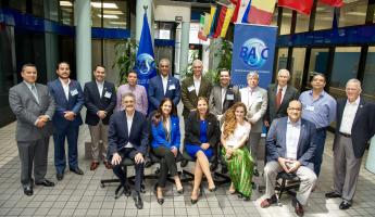 Presidentes de Capítulos Nacionales y Regionales BASC e invitados especiales en el edificio de la sede de WBO en Miami. 