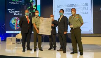 Momentos durante la firma del Pacto para la Prevención y Seguridad Empresarial frente al Tráfico y Consumo de Sustancias Psicoactivas, en el marco del III Congreso Internacional Antidrogas en la ciudad de Cartagena de Indias.